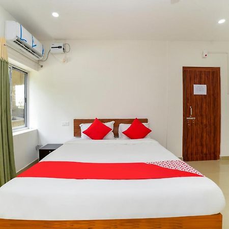 OYO 40893 Hotel Lotus Guwahati Exterior foto